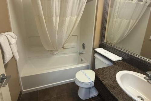 Coratel Inn Ocean Shores Extended Stay - 화장실