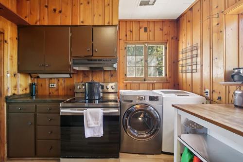 Peaceful Retreat with Scenic Surroundings in Inwood (WV)