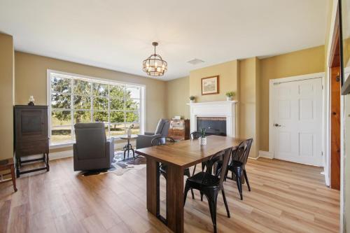 Peaceful Retreat with Scenic Surroundings home in Inwood (WV)