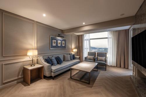 Two-Bedroom Suite