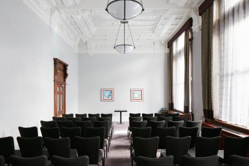 The Grand at Trafalgar Square - image 5