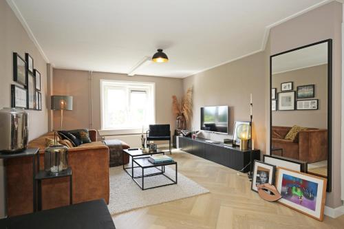 Bright City Retreat near Center & RAI