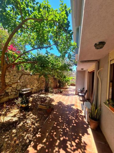 Dārzs, Housing unit in a spectacular village in Kfar Vradim