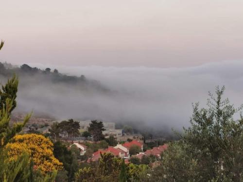Apkārtne, Housing unit in a spectacular village in Kfar Vradim