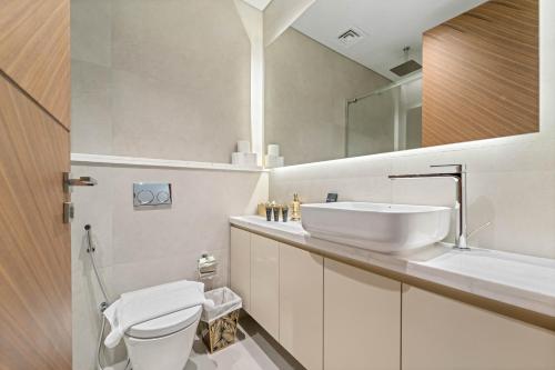 Brand New Stylish Unit near Circle Mall, Dubai (photo 2)