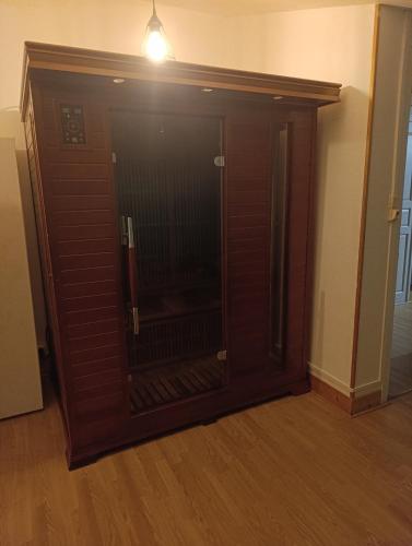 Les Etoiles de Bevy Gîte Lynx sauna privatif (Les Etoiles de Bevy Gite Lynx sauna privatif) in Septmoncel