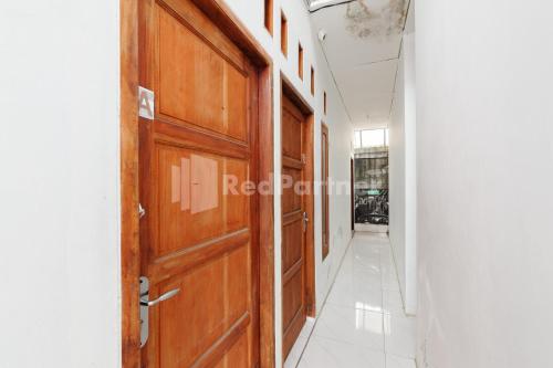 Exterior view, Wisma Radya Syariah RedPartner near RSU dr, Iqbali Taufan
