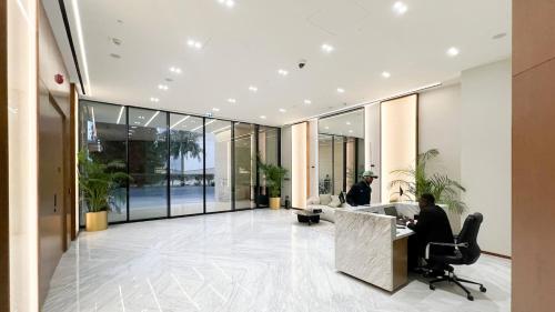 Luxury Top Floor Apartment in JVC, Dubai (photo 9)