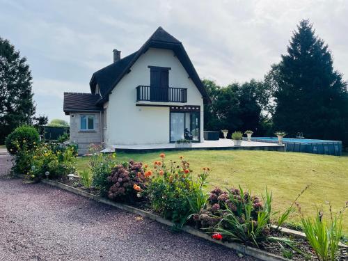 Viesnīcas āriene, Gîte normand climatisé avec piscine privée (Gite normand climatise avec piscine privee) in Conde-sur-Seulles (Lower Normandy)