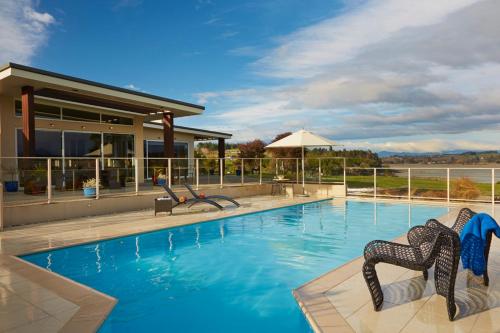 Almyra Waterfront Lodge in Tasman