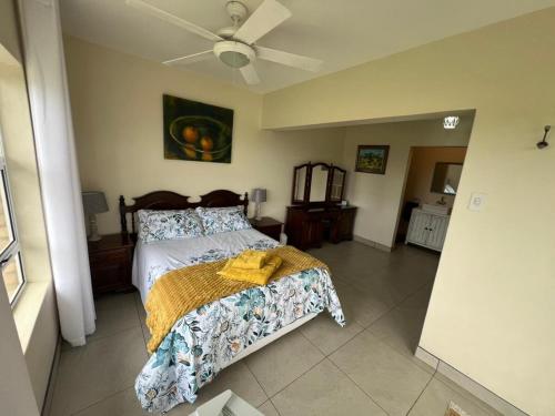 Svečių kambarys, Fish Bay Getaway in Haga Haga