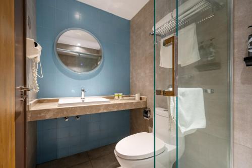 room detail thumbnail 2
