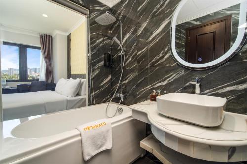 Monaco Hotel Danang - image 5