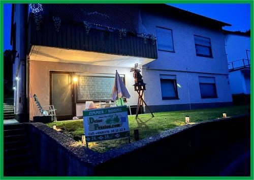 外部景觀, Deine Pension, Multi Room P2, 2-3 beds, 15qm, Check-in 4PM till 5AM in 克雷格林根