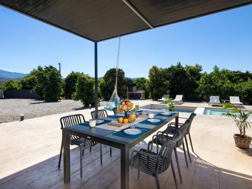 PanStel - Villa Solene with private pool in Theriso