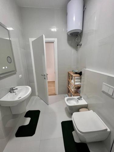 Kino Apartment, Tirana (photo 10)