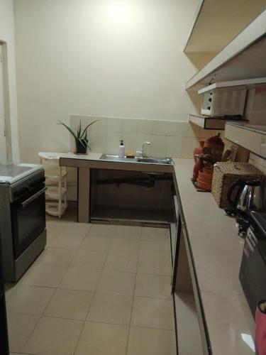 Kitchen, Colombo Garden Lane Homestay in Sri Jayawardenepura Kotte