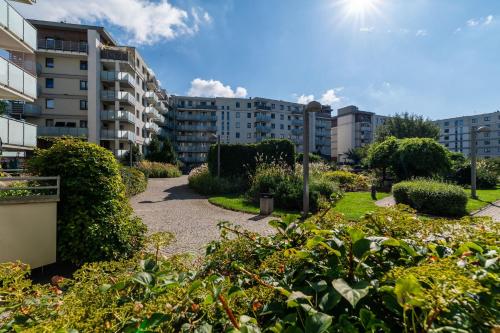 RentPlanet - Apartament Piękna z tarasem - image 3