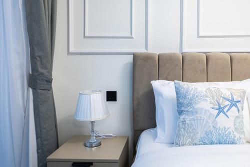 Chic Urban Escape Sobha Crest 1BR with Private Balcony, Dubái (foto 10)
