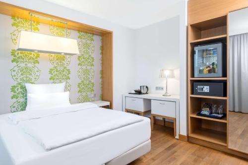 1 queen bed
