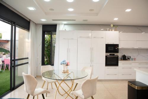 Instalaciones, Chill Villa - וילה מהממת עם בריכה פרטית מחוממת in Ashkelon