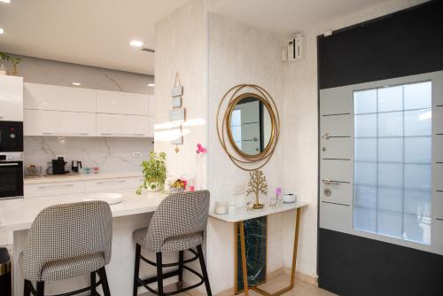 Cocina, Chill Villa - וילה מהממת עם בריכה פרטית מחוממת in Ashkelon