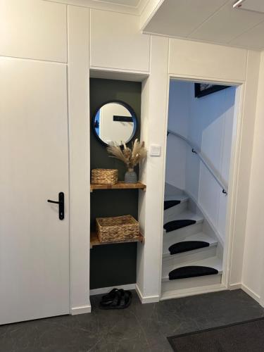 출입구, Bettys Hus in 부르트레스크