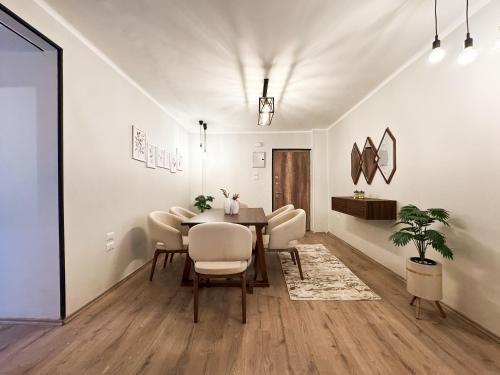 Spacious 3BR Comfort Steps from Gameat Al Dewal