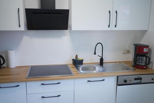 Modernes Apartment in Freudenberg am Main 24h Check-in Terrasse mit Blick ins Grune privater Parkpla in Freudenberg (Baden-Wurttemberg)