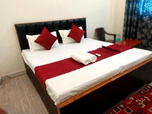 Hotel AV Palace Near #Ram Mandir# Premium Quality Rooms With Comfortable Stay Ayodhya - image 5