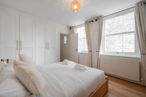 Elegant 2BD Flat Near Hampstead Heath - image 6