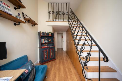 Elegant 2BD Flat Near Hampstead Heath - image 3