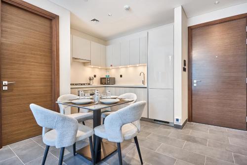 STAY BY LATINEM Luxury 2BR Holiday Home CC 911 Near Burj Khalifa, Dubai (Foto 6)