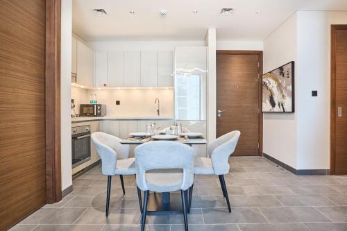 STAY BY LATINEM Luxury 2BR Holiday Home CC 911 Near Burj Khalifa, Dubai (Foto 7)