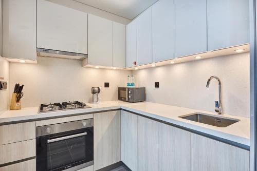 STAY BY LATINEM Luxury 2BR Holiday Home CC 911 Near Burj Khalifa, Dubai (Foto 9)
