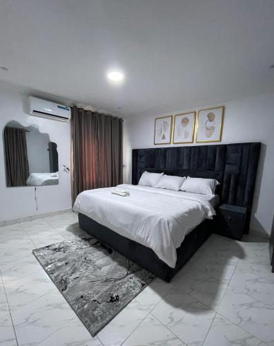 Cozy Court Apartment in Ifako Agege