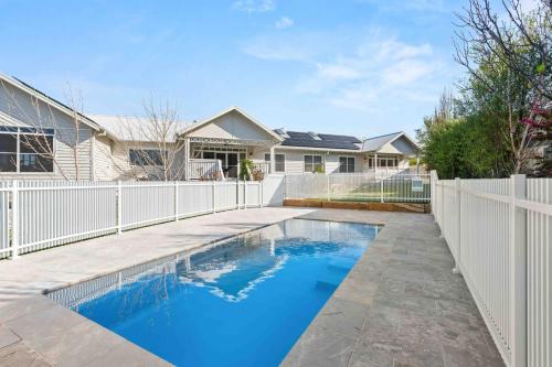 The Milton Haven - Pet Friendly & Heated Pool