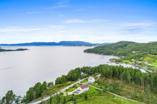 Apartment in peacefull surroundings in Adnavik