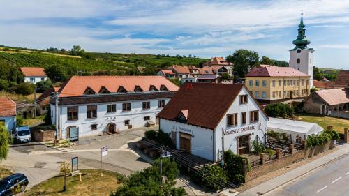 Viesnīcas āriene, Penzion U Šenku (Penzion U Senku) in Pritluki