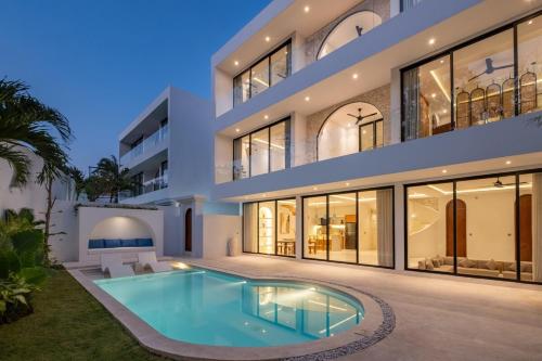 New 4- bedroom Ocean Verve Villa 4 near the beach