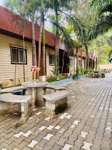 Golden Farms Resort in Nanjapura