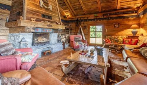 Chalet spacieux a Saint-Nicolas-la-Chapelle avec cheminee in Saint Nicolas La Chapelle