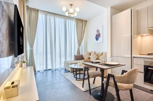 STAY BY LATINEM Luxury 1BR Holiday Home CB 3113 Near Burj Khalifa, Dubai (foto 8)