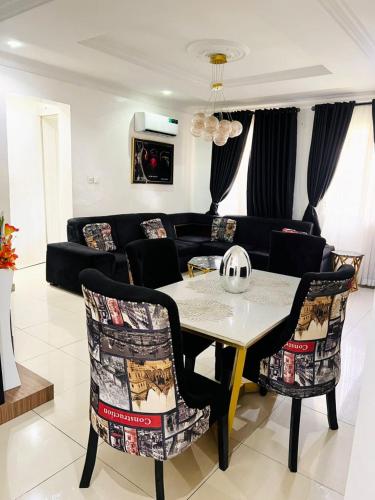 The Saphire House - image 3