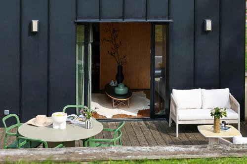 Iekārtas, Chez Laurence du Tilly L'annexe in Colomby-Anguerny