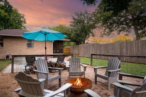 Memories on Mulberry- Hot Tub Game Room Fire Pit in Fredericksburg, USA