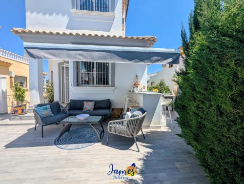 Los Dolses Family Villa with Private Pool LD07 - image 2