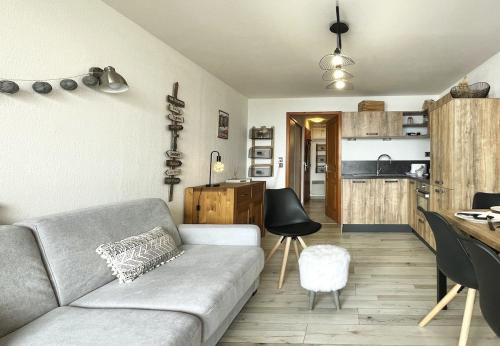 VM 813 T2 Skis aux pieds les Menuires - Location saisonnière - Les Belleville