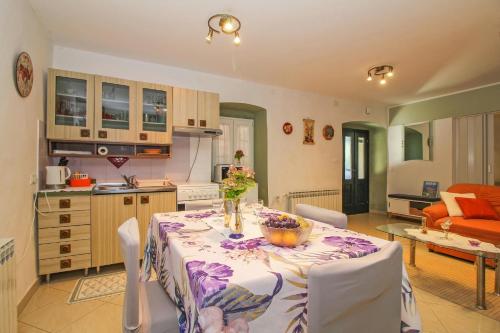 Antica in Jakačići - Haus für 2-3 Personen (Antica in Jakacici - Haus fur 2-3 Personen) in Jakačići