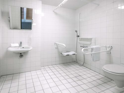 B&B Hotel Stuttgart-City - image 9